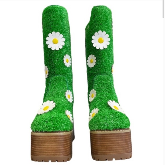 DollsKill - Picture 3 of 3